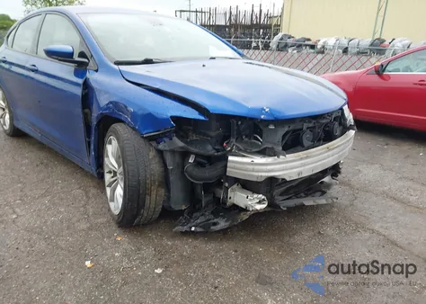 2016 Chrysler 200 S z USA, uszkodzony, nr VIN 1C3CCCBB7GN173357